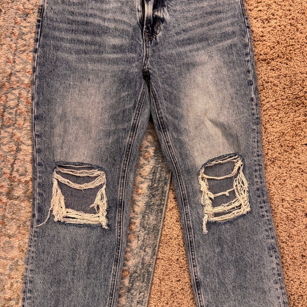 Altar'd State Distressed cropped Jeans